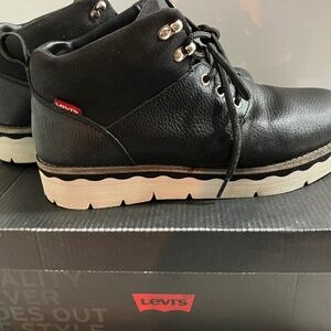 Bottines Levi's Neuves en Cuir et Suède avec Fourrure - Taille 7.5 US / 39 EU